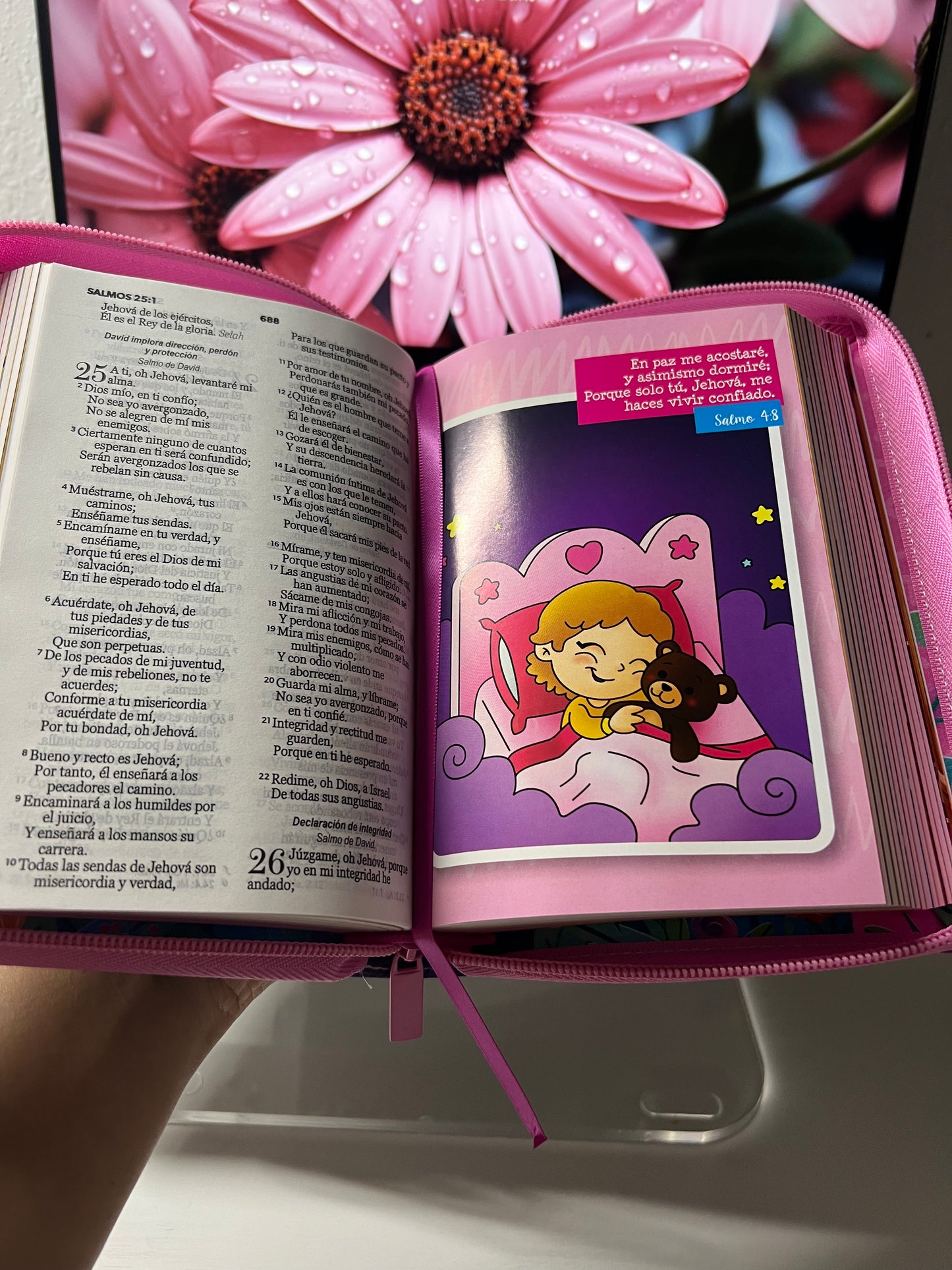 Biblia Compacta para Niñas Creciendo cada Día con Cierre RV1960 imit piel rosa